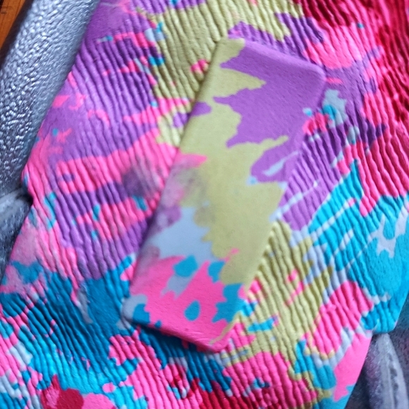 "Tie Dye" pattern Flip Flops - Elli by Cappelli - new with tags - size 1-2 youth - Picture 6 of 7